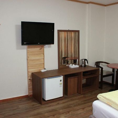 Hyundai Tourist Hotel Jeju Exterior foto