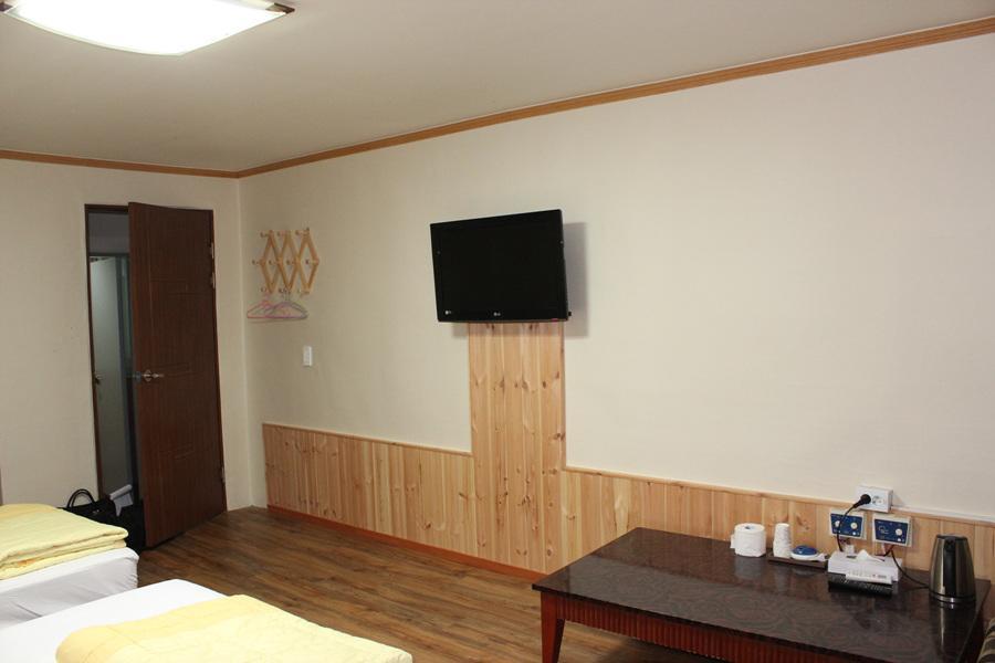 Hyundai Tourist Hotel Jeju Exterior foto
