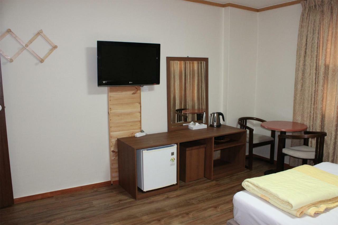 Hyundai Tourist Hotel Jeju Exterior foto